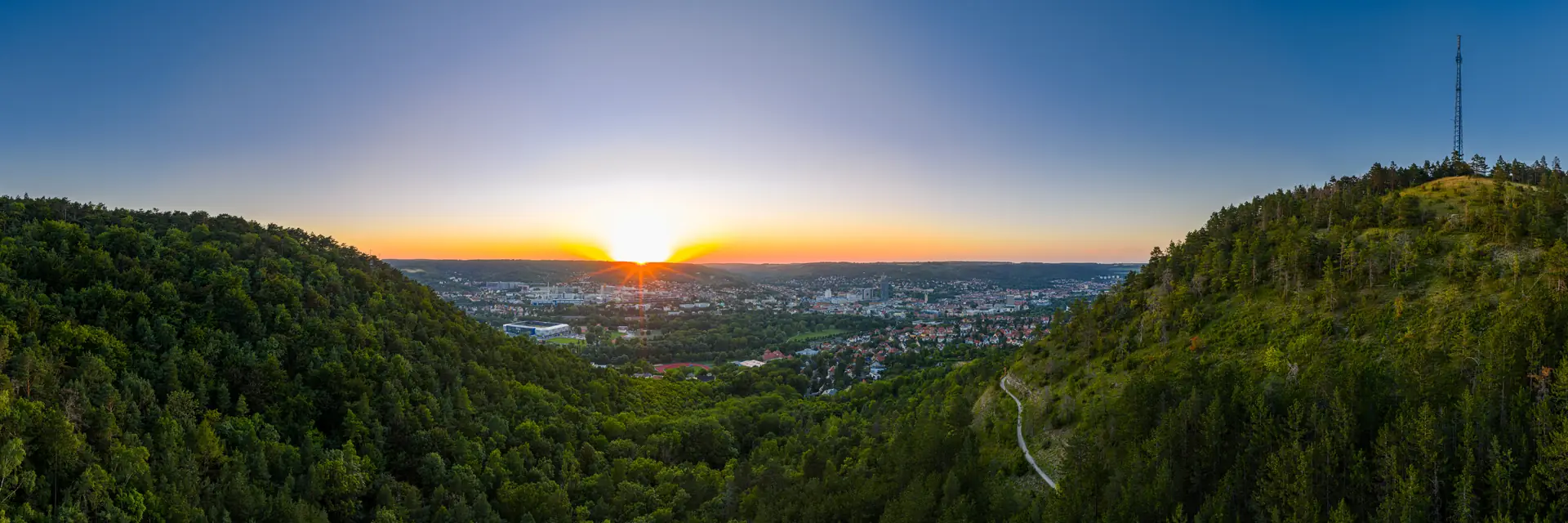 Sonnenuntergang über dem Saaletal bei Jena, Blick von den Kernbergen ins Tal